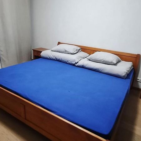 Sky-Park Flat&Parking Apartment Bratislava Bagian luar foto