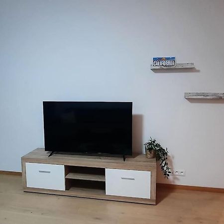 Sky-Park Flat&Parking Apartment Bratislava Bagian luar foto
