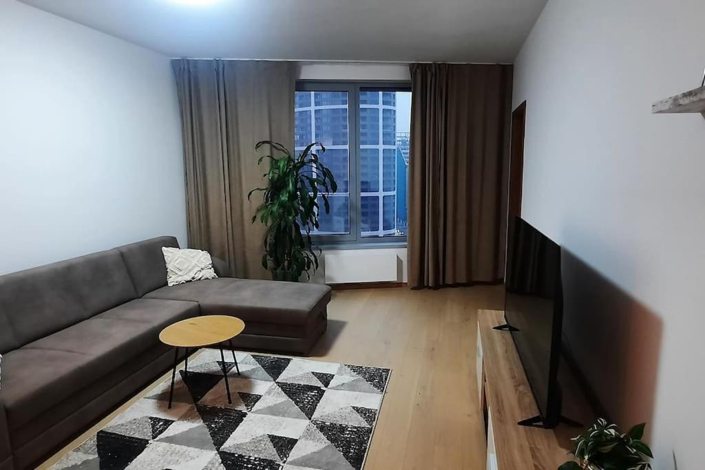 Sky-Park Flat&Parking Apartment Bratislava Bagian luar foto